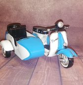 metalen VESPA scooter model met zijspan blauw