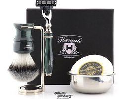 EEN COMPLEET SHAVING  SET  IN GROENE HOORN KLEUR. CADEAU VOOR HEM (Shaving Set)