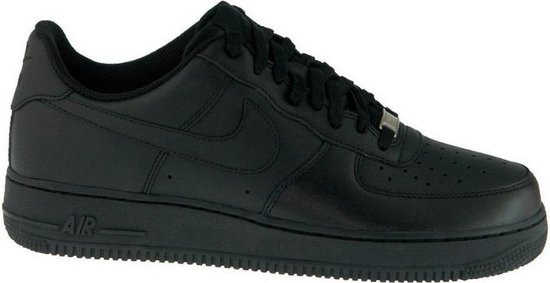 bol.com | Nike Air Force 1 '07 - Sneakers - Zwart - Heren - Maat 43