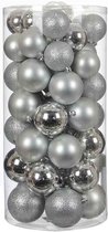House of seasons set van 48 onbreekbare zilverkleurige kerstballen diameter 8cm inclusief ophangtouwtjes - ZILVER