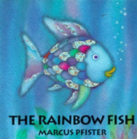 Un poisson aux écailles arc-en-ciel, avec des joyaux scintillants, nage dans l'eau bleue.