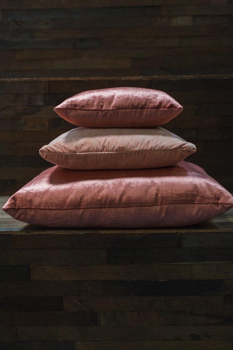 salade Donder Onderhoudbaar AAI made with love - Vietnam Days - Velvet Pink Cushion - 40x40cm - Kussen  -... | bol.com