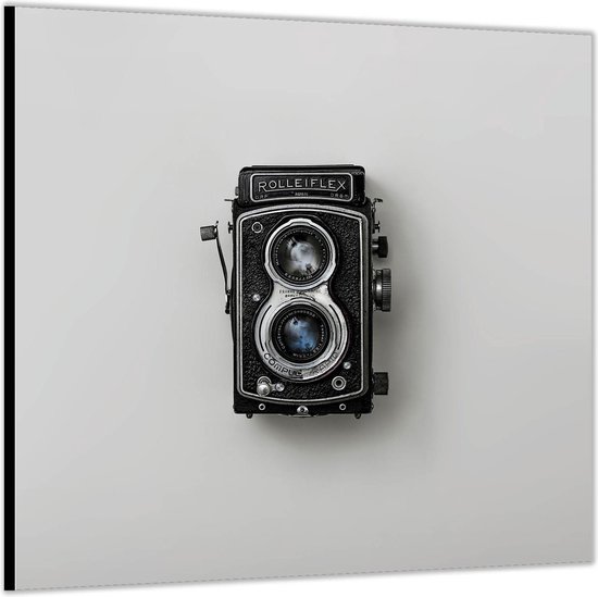 Dibond –Oude Camera op Witte Achtergrond– 80x80 Foto op Aluminium (Met ophang)