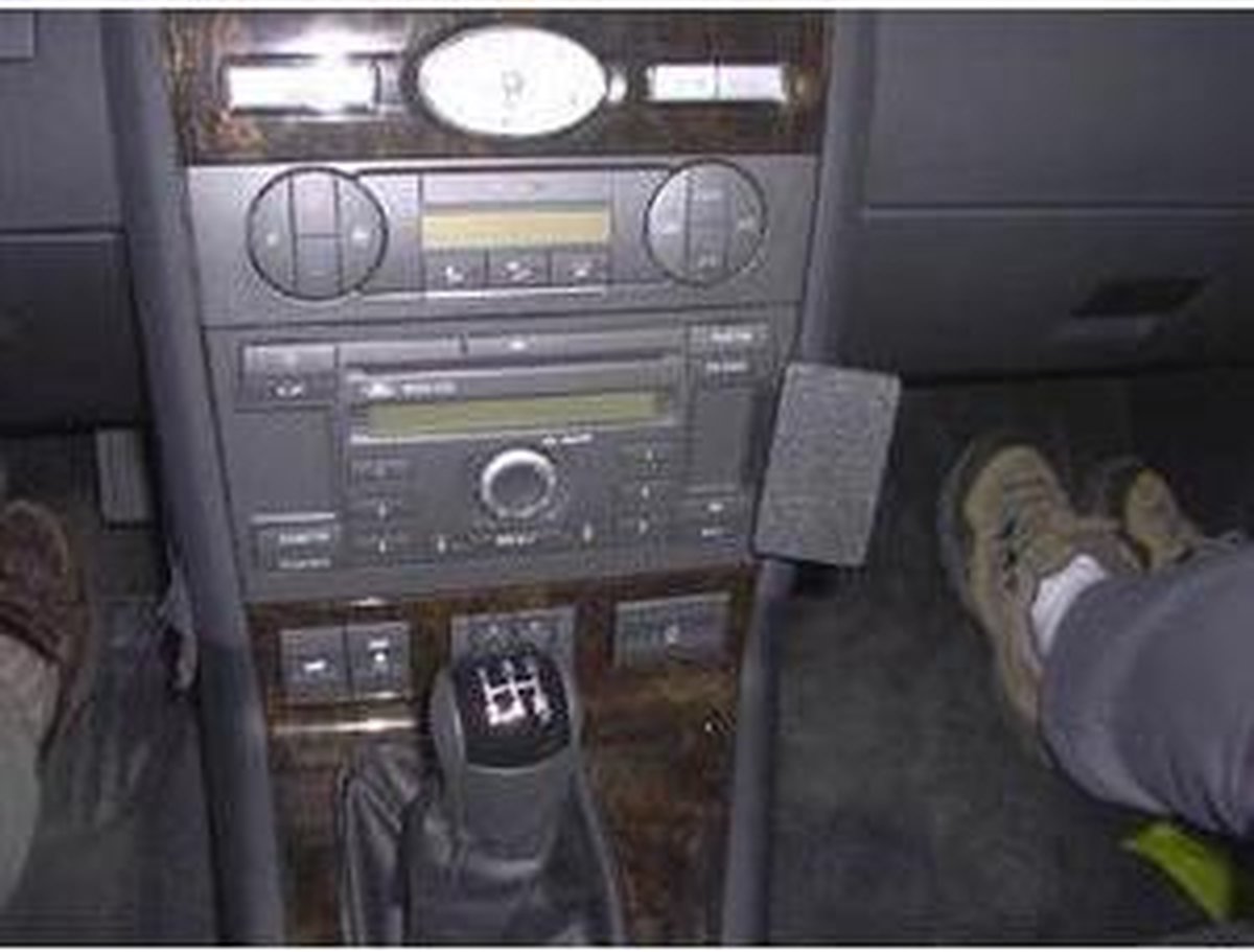 Brodit ProClip houder geschikt voor Ford Mondeo 2004-2007 Angled mount, Laag