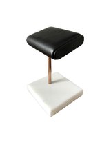 Watch Stand / Display / Horlogestandaard - Wit Marmer, Rosegouden Standaard, Kalfsleer