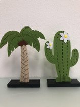 Decoratieve beeldjes, palmboom en cactus