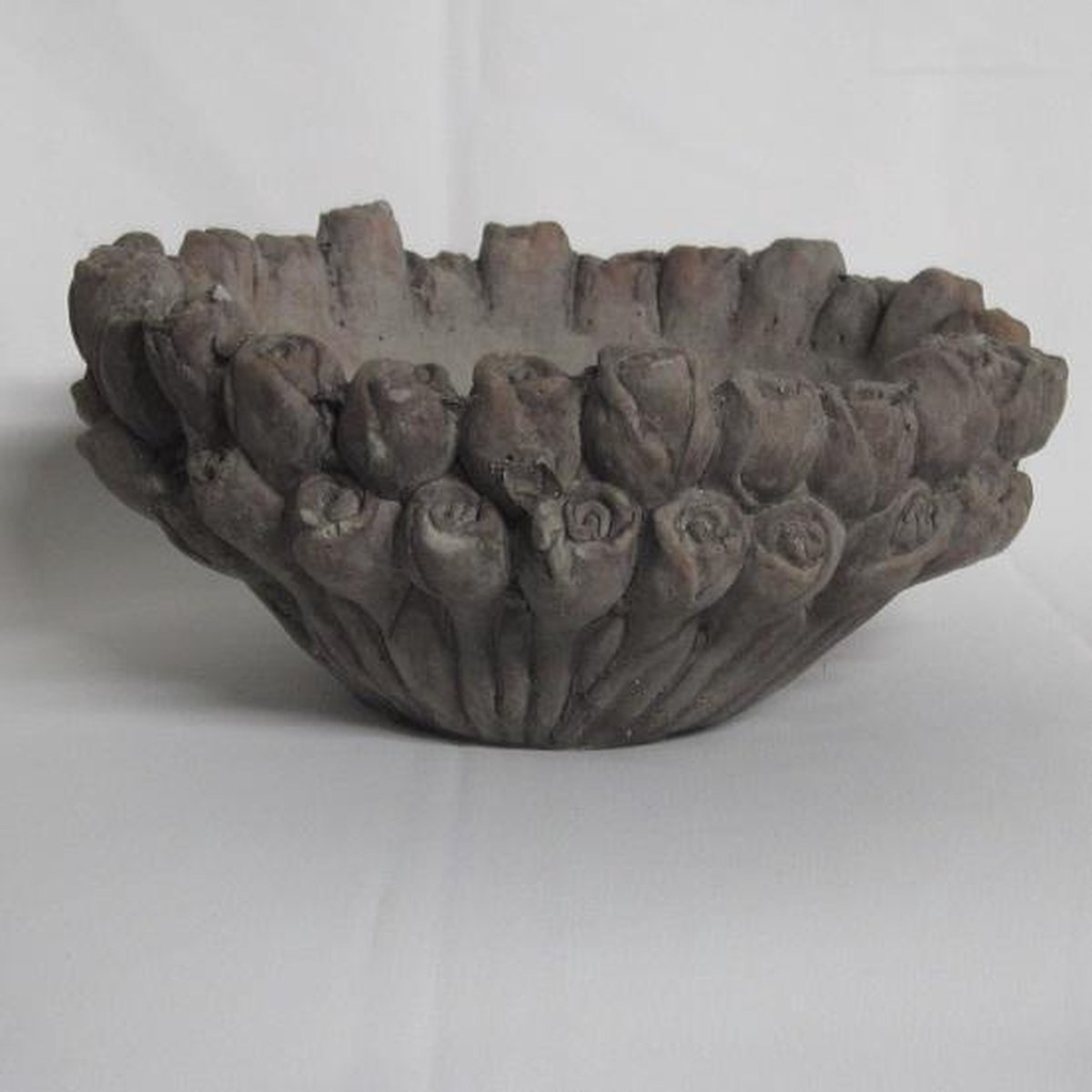 betonnen schaal met deksel doorleefd brocante - 'T Olde Gre-j