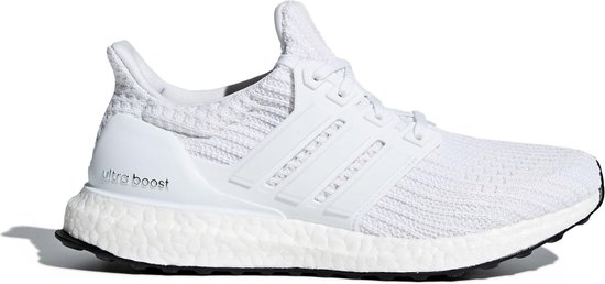Adidas ultraboost size 39 40, 男裝, 鞋, 波鞋on Carousell