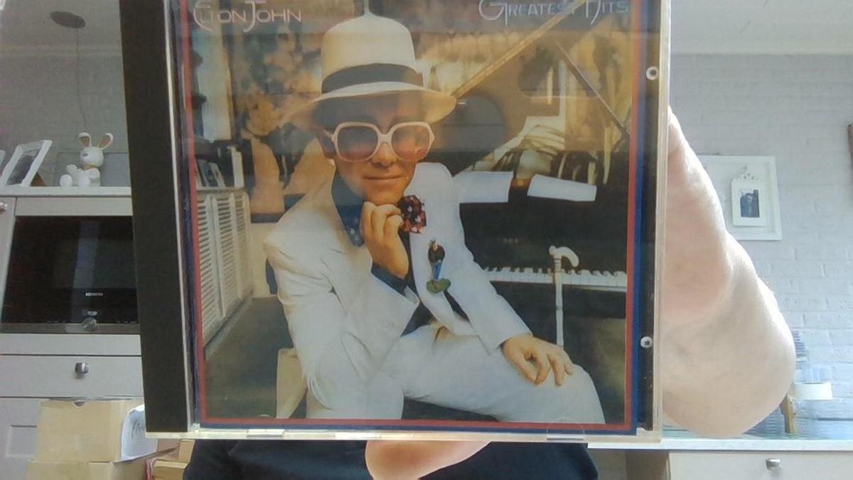 ELTON JOHN GREATEST HITS