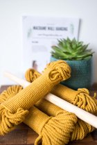 Macrame DIY pakket oker. Maak je eigen macrame wandkleed.