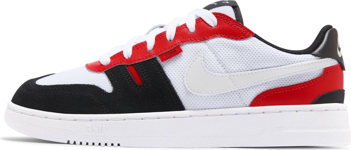 Nike Squash-Type Sneakers - White/Black-University Red - Maat 37.5 | bol.com