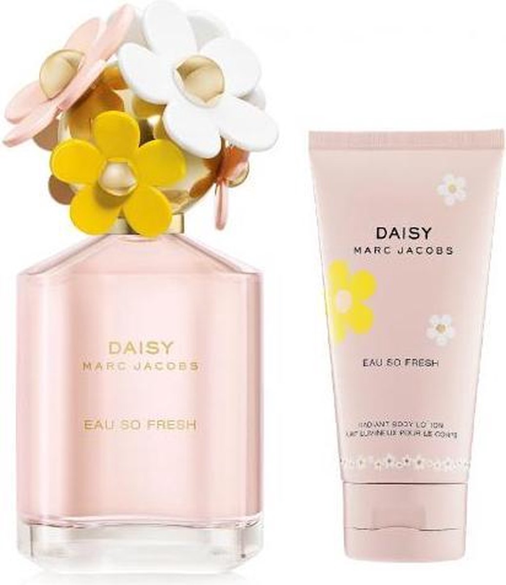 Marc Jacobs Daisy Eau So Fresh Gift Set 125 ml Eau De Toilette Spray + 75 ml Body Lotion
