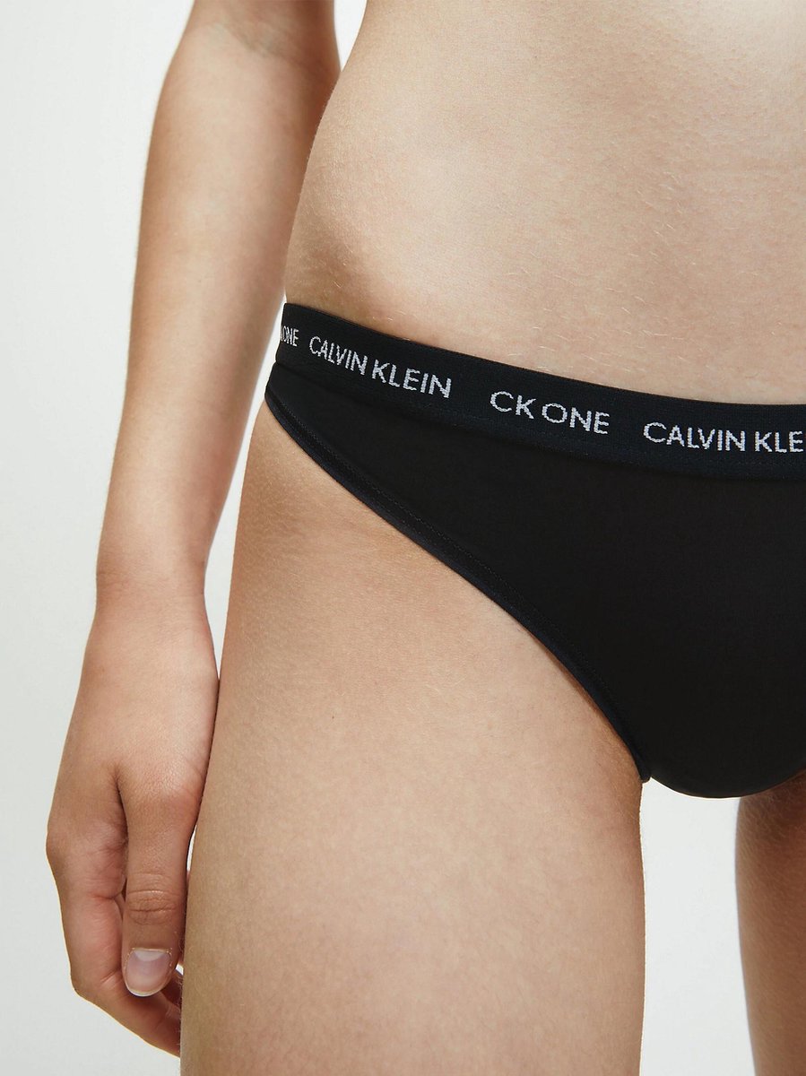 Calvin Klein ondergoed dames - CK ONE - Brazilian slip - Maat M - Zwart |  bol.com
