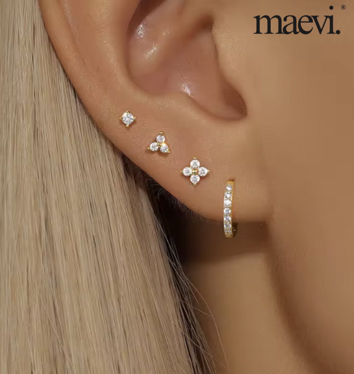 Maevi® Oorbellen Set 4 Stuks - Kleur: Goud - 18K Verguld - Hoge Kwaliteit - Oorbellen Set - Meerdere Oorbelgaatjes - Oorbellen / Earrings - Oor Versiering - Luxe Set - Gouden Oorbellen - Meerdere Gaatjes - Cadeau - 18 Karaat - Oorhangers