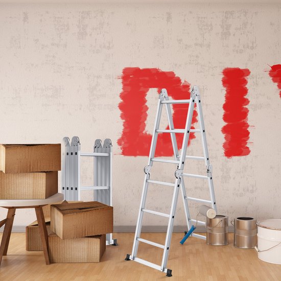 Ladder en schildersbenodigdheden bij muur met rode DIY letters.