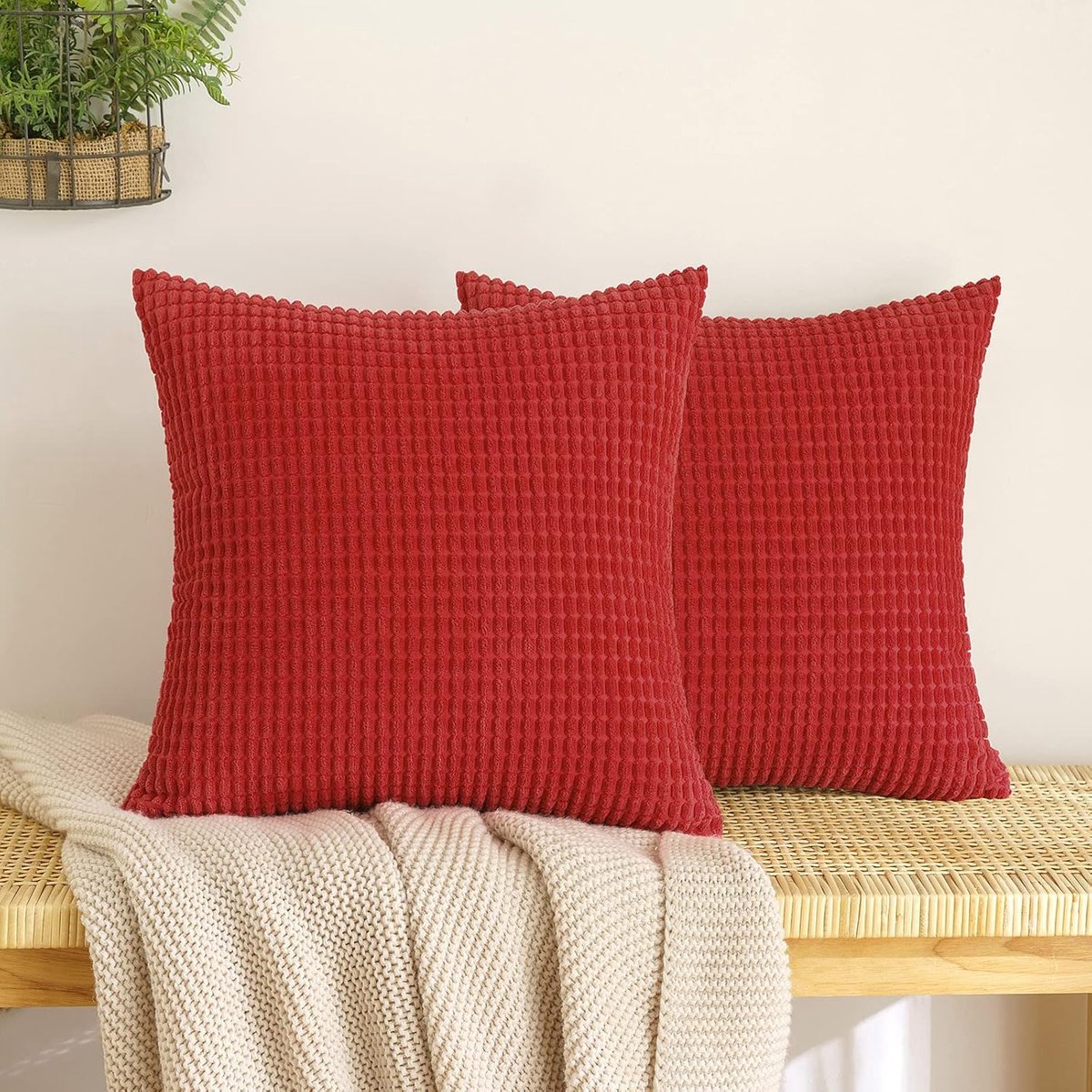 Famanu Corduroy ribfluweel granulaat kussenhoezen set van 2 (45x45 cm) – zachte geribde sierkussenhoezen – rood