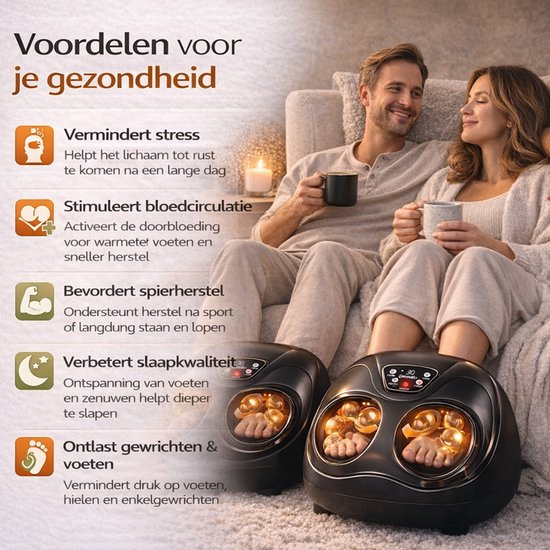 Koppel geniet van ontspanning met voetmassageapparaten. Zwart apparaat op een vloerkleed.