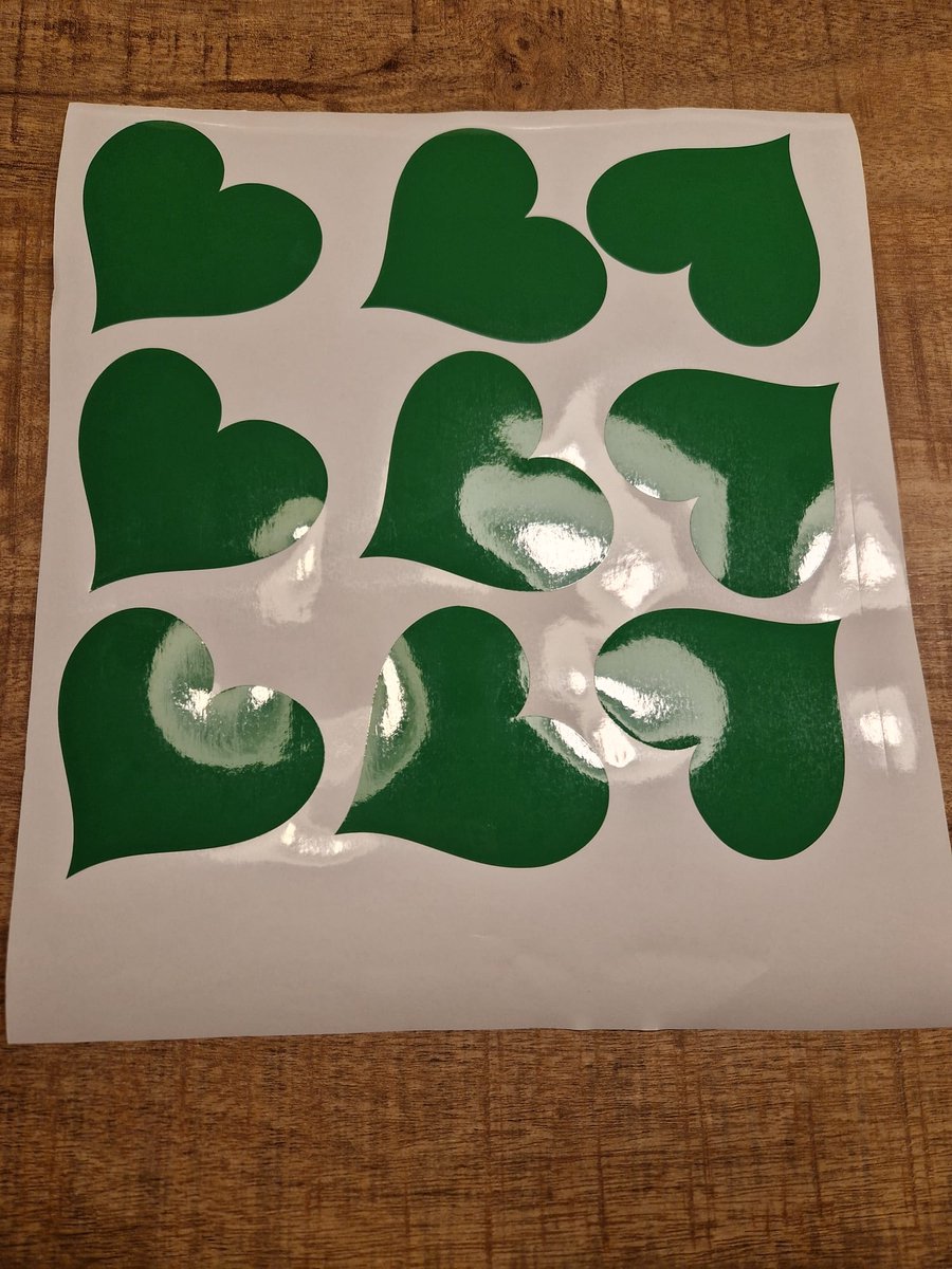Herbruikbare statische raamsticker carnaval HARTJES