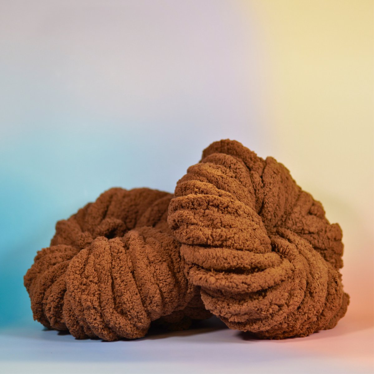 Chunky Wol - 2 Stuks - Donkerbruin - 100% Polyester Chenille - Hand Knitting - Chunky Yarn - Chunky Garen - Breigaren - Garen voor Dekens en Sjaals
