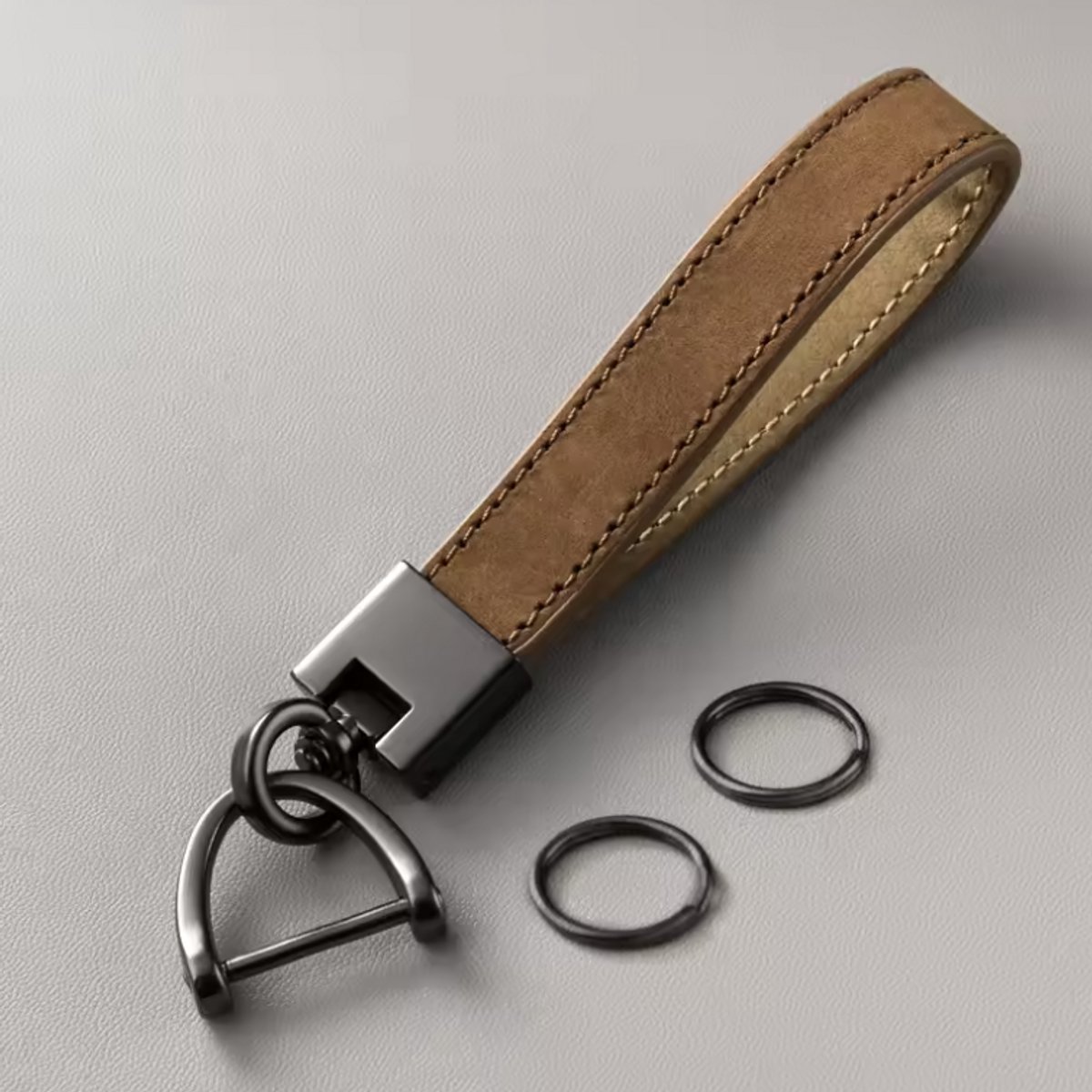VANDAAG VERZONDEN - Sleutelhanger - Auto - Leer - Modern - Volkswagen - Audi - Cadeau - Autosleutelhanger Luxe lederen sleutelhanger gesp - Auto-accessoires - Kia - Volvo - Toyota - Tesla - Volkswagen - Skoda - BMW