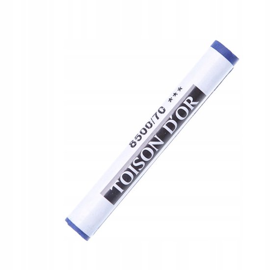 Blauwe pastelstift met "TOISON D'OR 8500/70" tekst. Blauwe dopjes aan beide uiteinden.