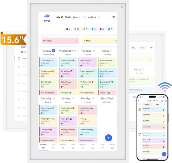 Een 15,6-inch digitaal scherm toont een gezinsagenda met taken en een gesynchroniseerde smartphone. Wifi-icoon is zichtbaar.