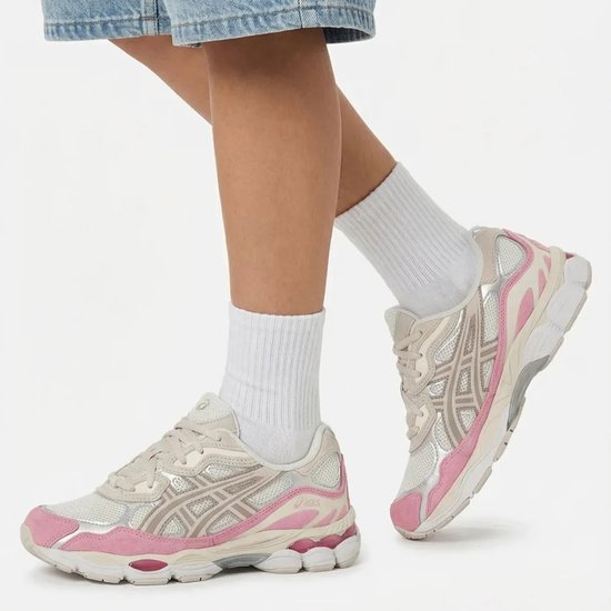Chaussures pour femmes ASICS Gel-NYC - Unisexe - Crème Minérale Beige Pink - Taille 44,5