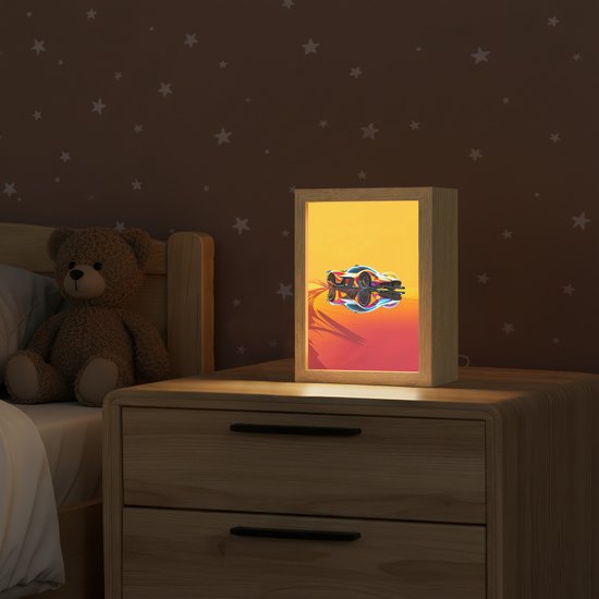 Nachtlampje 15x20 cm - Kinder lampje - Auto - Race - F1 - Jongens - Geel - Rood - Tafellamp kinderkamer - Slaapkamer lamp - Bedlamp kinderen - Kinderlampje stopcontact - Wandlamp babykamer - Nachtlampjes van Merkloos — afbeelding 2
