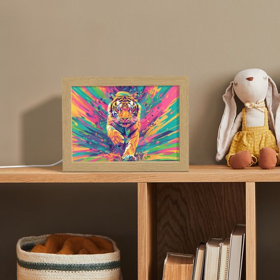 Nachtlampje 20x15 cm - Kinder lampje - Tijger - Wilde dieren - Kleurrijk - Verflook - Tafellamp kinderkamer - Slaapkamer lamp - Bedlamp kinderen - Kinderlampje stopcontact - Wandlamp babykamer - Nachtlampjes van OnlyWow — afbeelding 3
