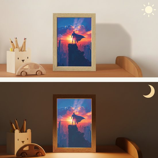 Nachtlampje 15x20 cm - Kinder lampje - Superheld - Stad - Jongens - Kleurrijk - Zon - Tafellamp kinderkamer - Slaapkamer lamp - Bedlamp kinderen - Kinderlampje stopcontact - Wandlamp babykamer - Nachtlampjes van OnlyWow — afbeelding 4