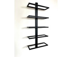 SINIA Living® - Wijnrek - 5 flessen - Wijnrek muur - Mat zwart - Metaal - Wijnrekken - Modern - Hangend wijnrek - Muur monteren - Industrieel - Wijnliefhebber - Wijnrek hangend - Wand - Vino - Wijnaccessoires - Aan de muur - wijnfleshouder