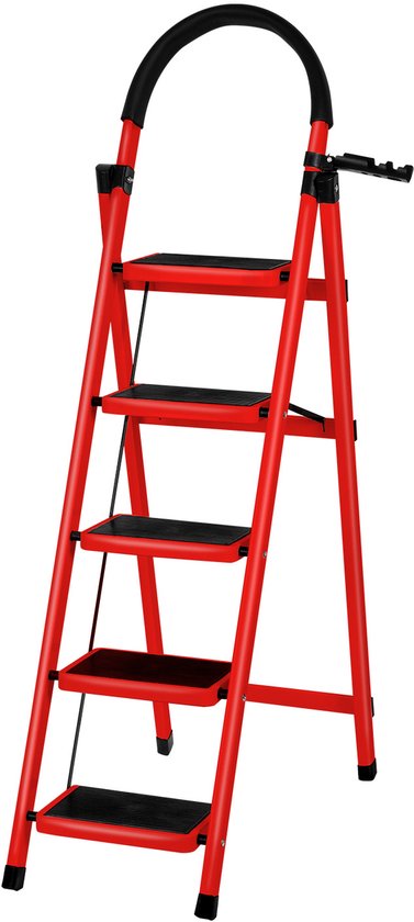 Rode, inklapbare huishoudtrap met 5 treden en zwarte antislip-treden. De trap heeft een zwarte, gebogen handgreep.