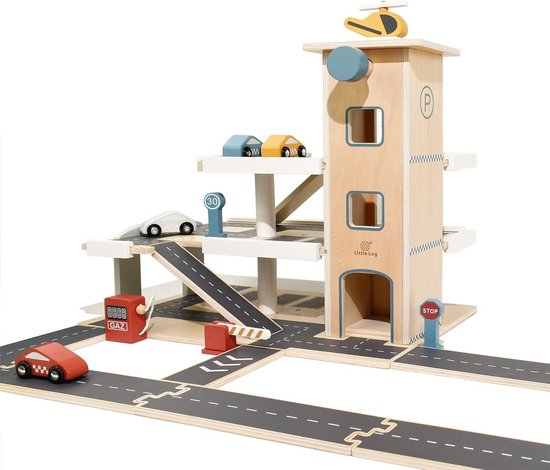 Houten parkeergarage met lift, wegen, twee auto's, benzinepomp en helikopter.