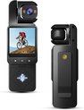 Zwart BETTERMO DV02 actioncam. Voorzijde met scherm dat een fietser toont. Achterzijde met clip. Compact en veelzijdig.