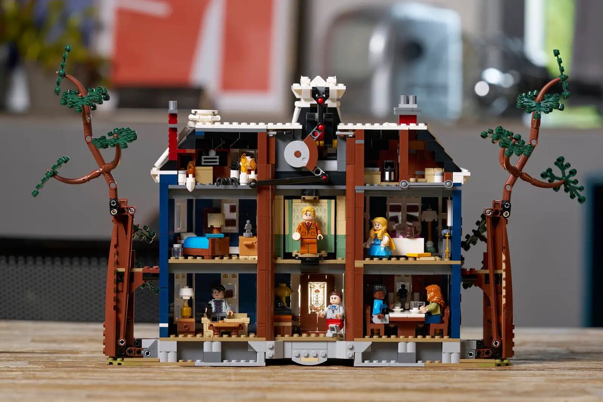 LEGO Icons Stranger Things: Het Huis van de Familie Creel Bouwpakket voor Volwassenen - 11370 — afbeelding 11