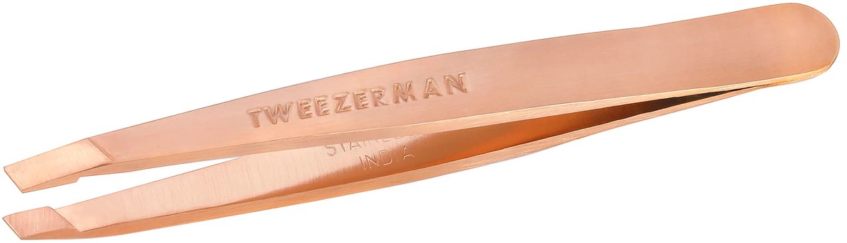 Tweezerman Studio Line Mini Slant Tweezer Rose Gold – Compacte Precisie Pincet voor Ontharen & Wenkbrauw Styling – Handig formaat – Perfect Cadeau voor Beauty Liefhebbers – Iconisch En Luxe Design – Hoogwaardige Kwaliteit – Rose Goudkleur