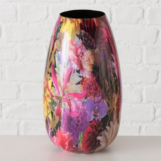 Ovale vaas met een kleurrijk, gedetailleerd bloemenmotief in rood, roze, paars, geel en groen.