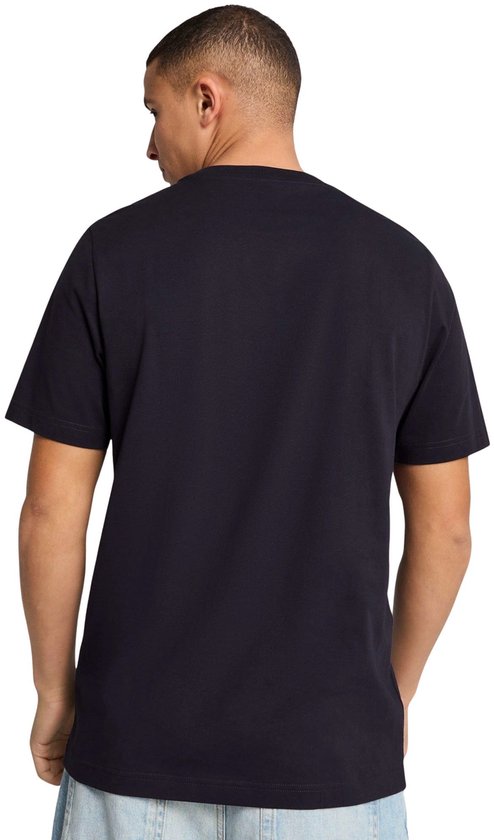 Donkerblauwe PUMA T-shirt, de achterkant is te zien.