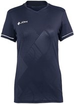 Donkerblauw sportshirt met JDH logo en geometrisch patroon op de voorkant. Witte biesjes op de mouwen.
