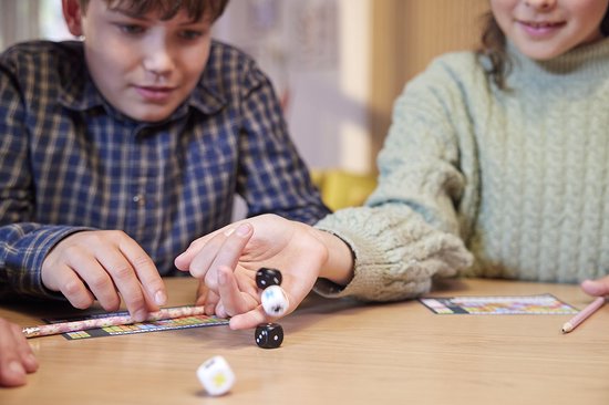 999 Games - Keer op Keer - Dobbelspel - Hét dobbelspel voor het hele gezin - Gezelschapsspel - Familiespel - Educatief spel - Klein cadeautje