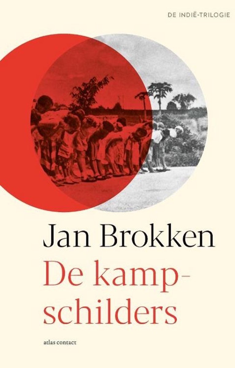Boekcover 'De kampschilders' met rode cirkels en een zwart-witfoto van kinderen in een rij. Titel en auteursnaam in het rood.