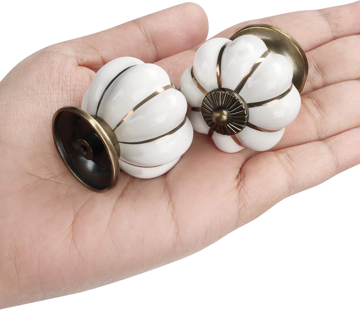 Candala Witte en Gouden Pompoen Keramiek Knoppen met Schroeven (8 Pak) – 3,6 x 3,9 cm – Ronde Vintage Trek Handvatten Voor Huis & Kantoormeubels – Keukenkast, Lades & Kastdeuren