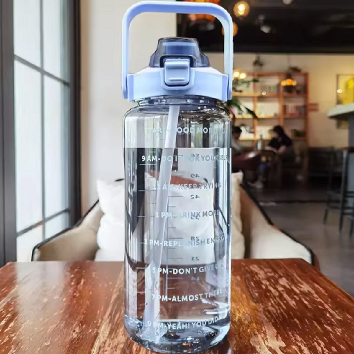 Motivatie Drinkfles 2L – Blauw – Waterfles met Rietje & Tijdmarkeringen – BPA-vrij – Grote Sportfles/Bidon – Fles met Tijden – Inclusief Stickers