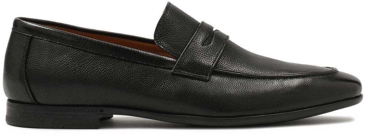 Black pea leather loafers