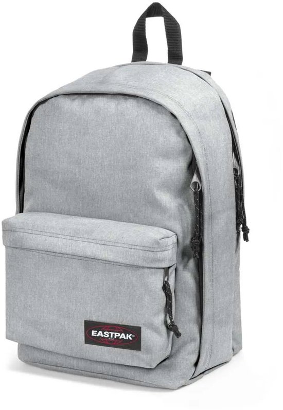Grijze Eastpak rugzak met voorvak en Eastpak logo.