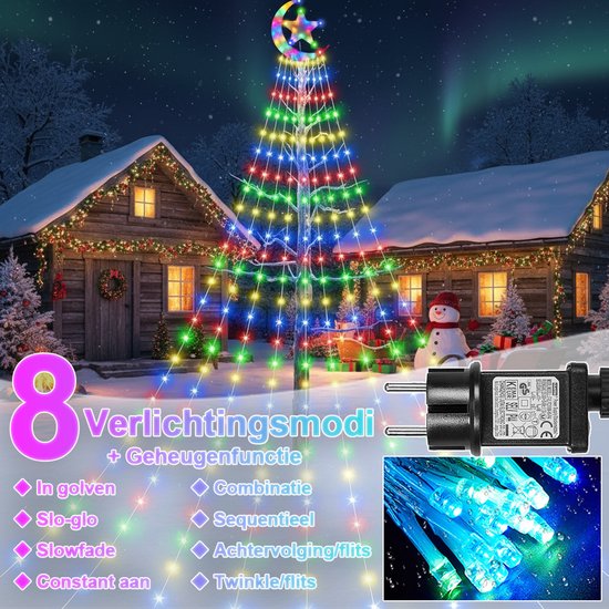 Gekleurde LED kerstboomverlichting met 8 modi, maan en ster topper, in besneeuwd landschap.