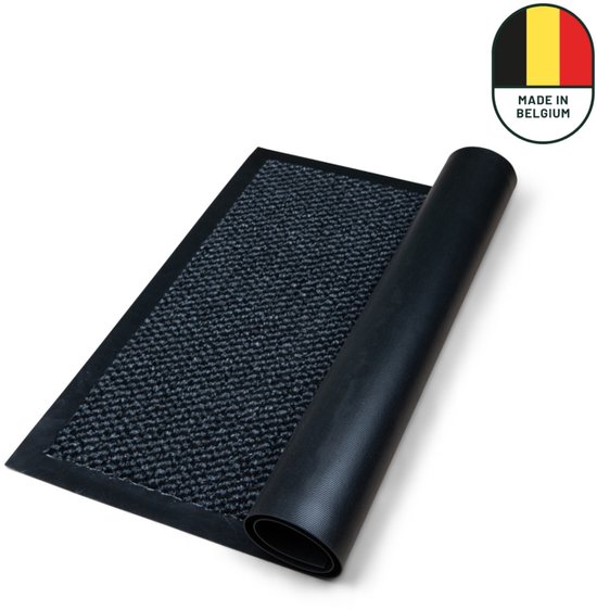 Zwarte deurmat met grijze textuur, opgerold, met Belgische vlag en "MADE IN BELGIUM".