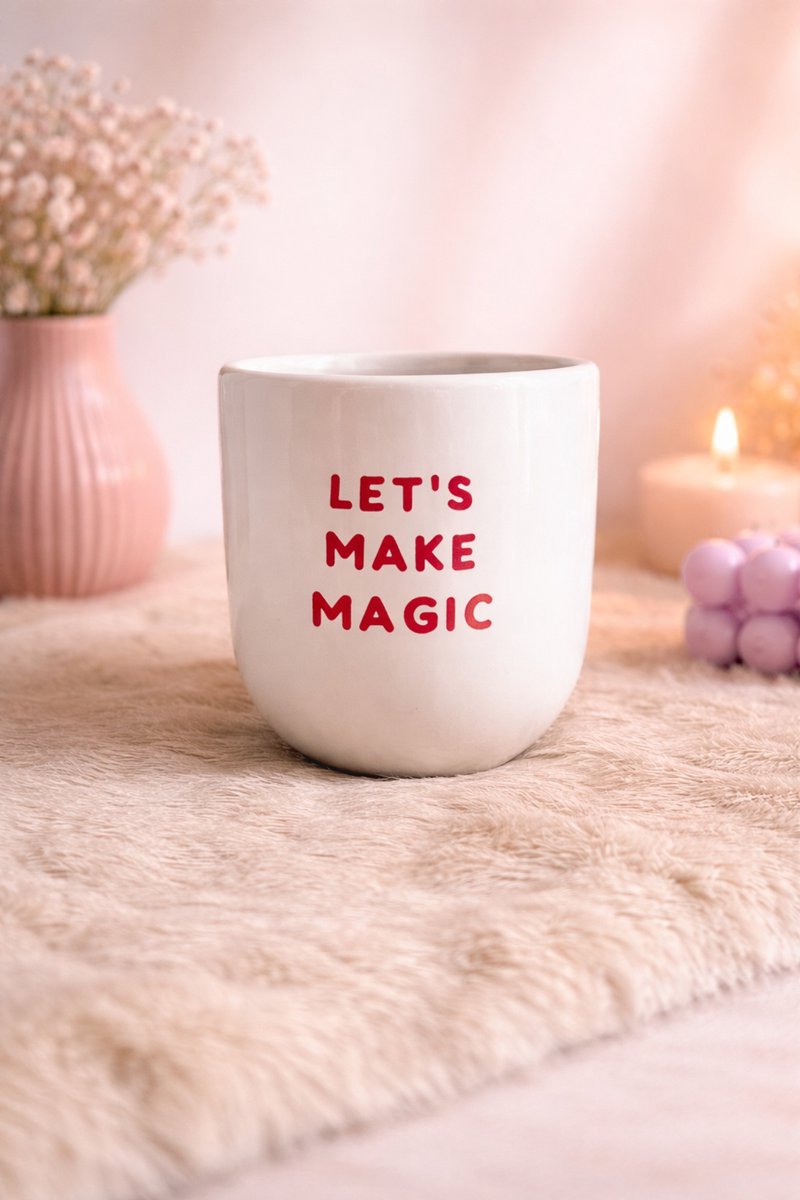 Mok ‘Let’s Make Magic’ – Voor dromen, plannen & grote ideeën | Viva Femme | Koffiemok | Theemok | Mok met tekst | Keramiek | 300 ml | Cadeau | Wit