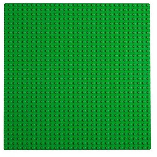 Effen groene LEGO bouwplaat, 10x10 noppen, op witte achtergrond.