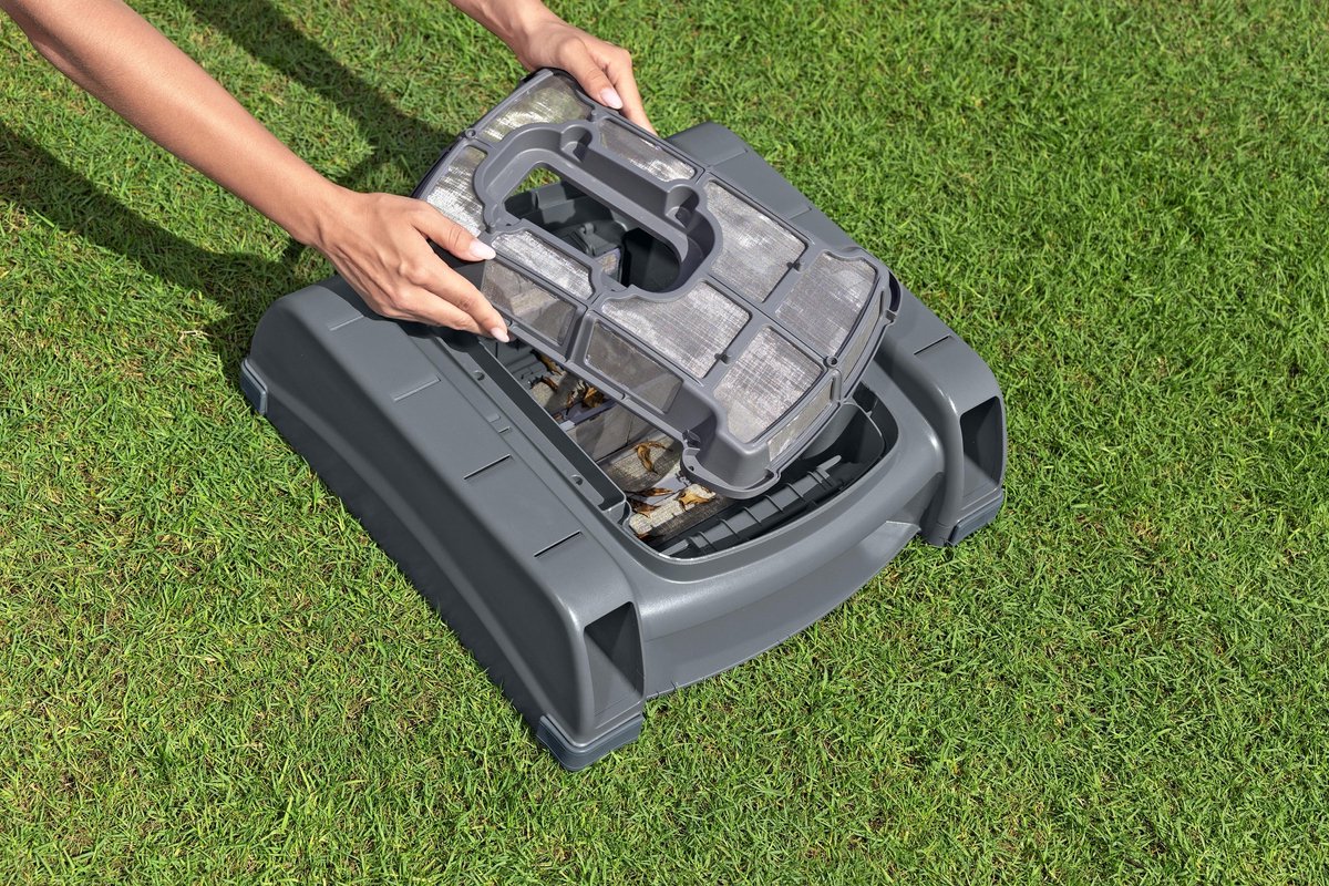Bestway AquaTronix Pro G300 Pool Robot with Skimmer